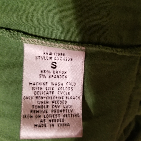 Sleeveless Ruffled Dress - Picture 5 of 5